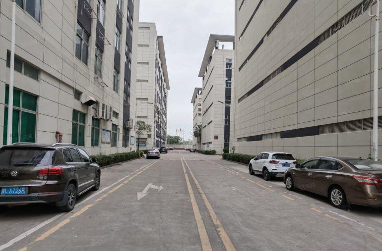 龙华新出原房东独院6000平厂房仓库出租分租能办环评交通方便