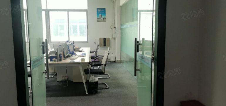 龙华清湖北地铁站楼上精装修340平厂房出租