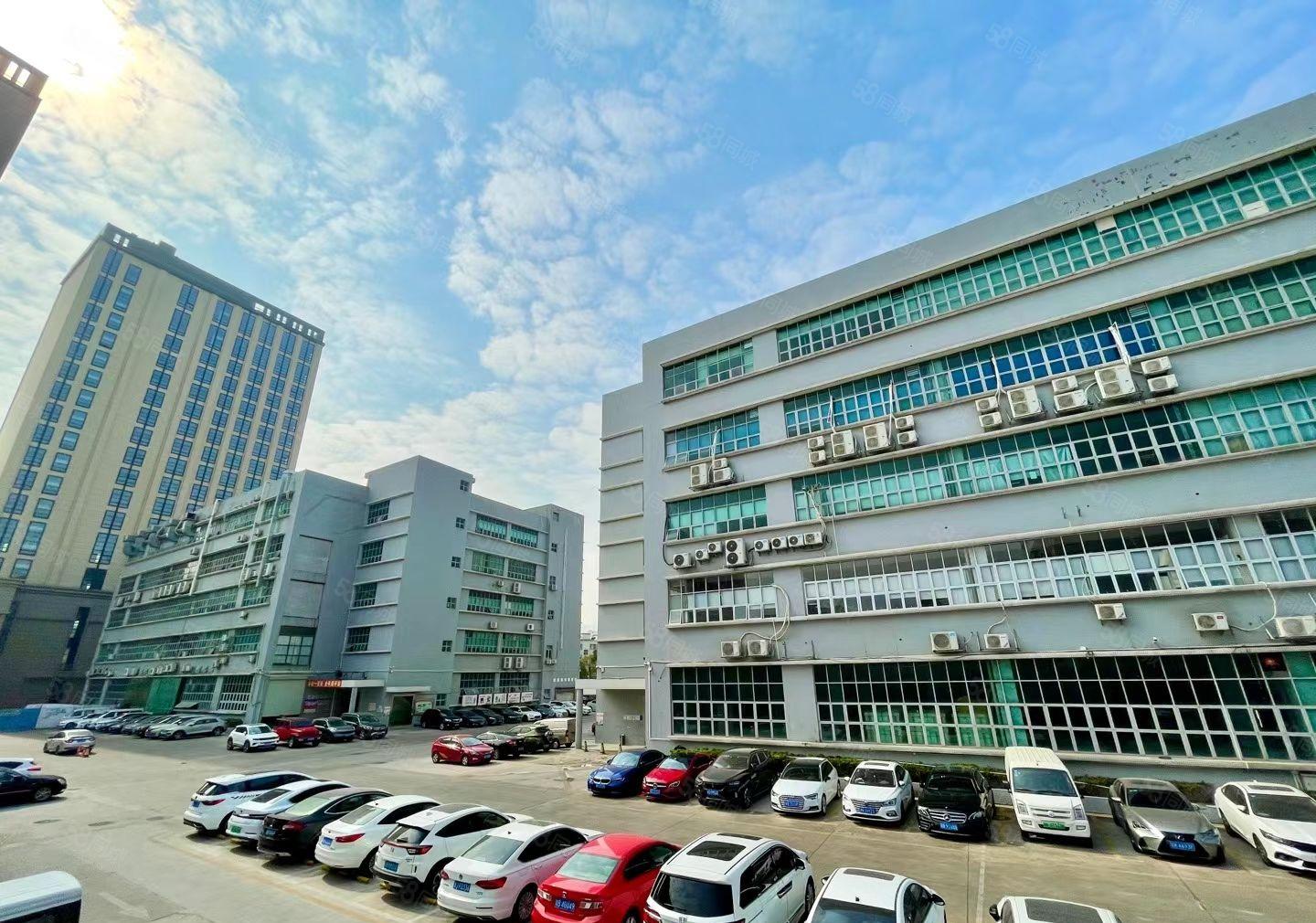 大浪商业中心附近新出450平原房东厂房精装修，形象好使用率高