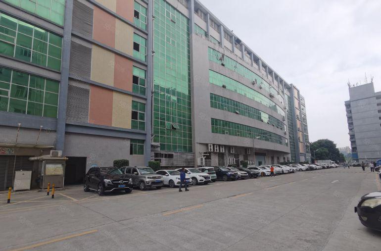 观澜库坑梅观高速出口大园区楼上厂房出租，面积1700可分租