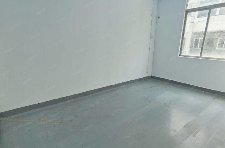 港深创新园小面积厂房，租金5600月，园区环境好