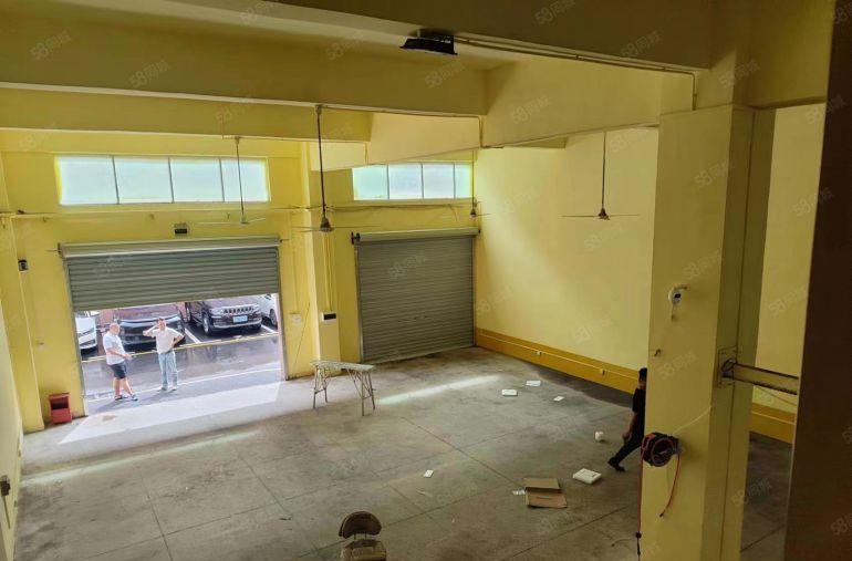 大浪商业中心旁一楼420平方，层高6米。