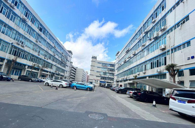 龙华大型工业园一楼厂房1500平层高6米超大空地厂房仓库出租