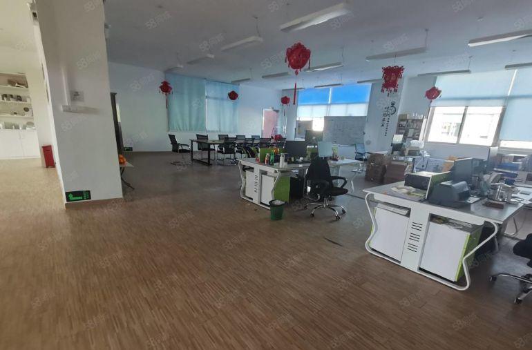 龙华清湖地铁口工业园新出楼上1950平厂房出租可分租一楼6米