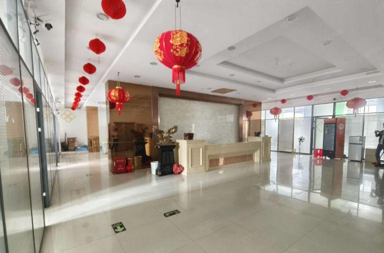 大浪北路同富邨工业区楼上2千平厂房出租精装修带家私大小可分租