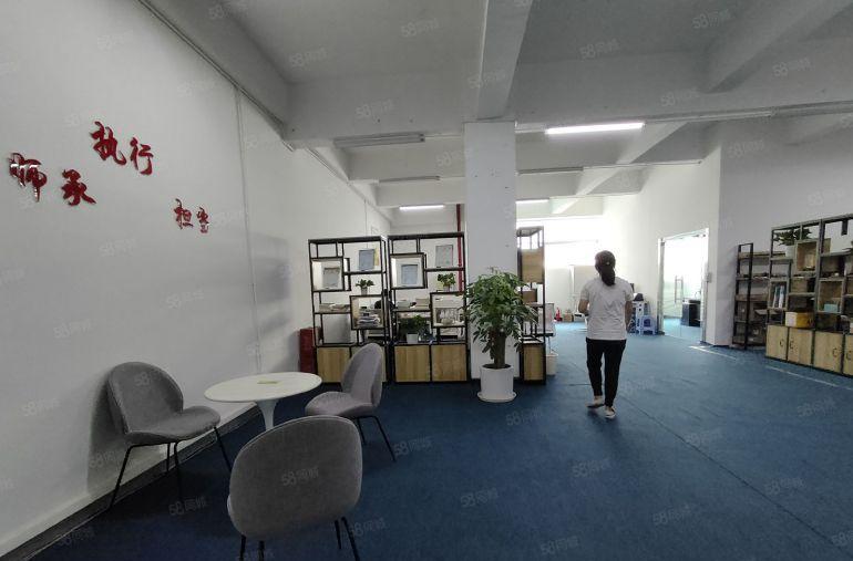 观澜梅观高速口原房东红本三楼1300平实际面积出租，带精装修