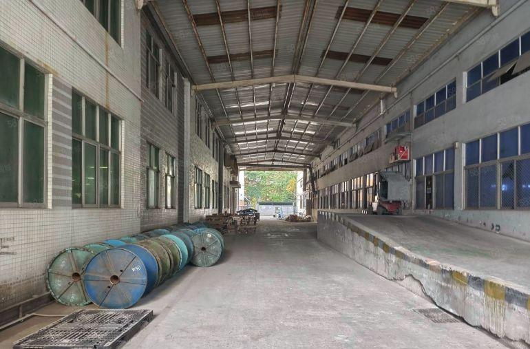 油松红本钢构500平至10000平低价出租，空地大，免租期长