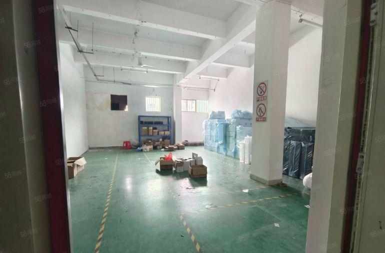 大浪北路同富邨工业区楼上2千平厂房出租精装修带家私大小可分租