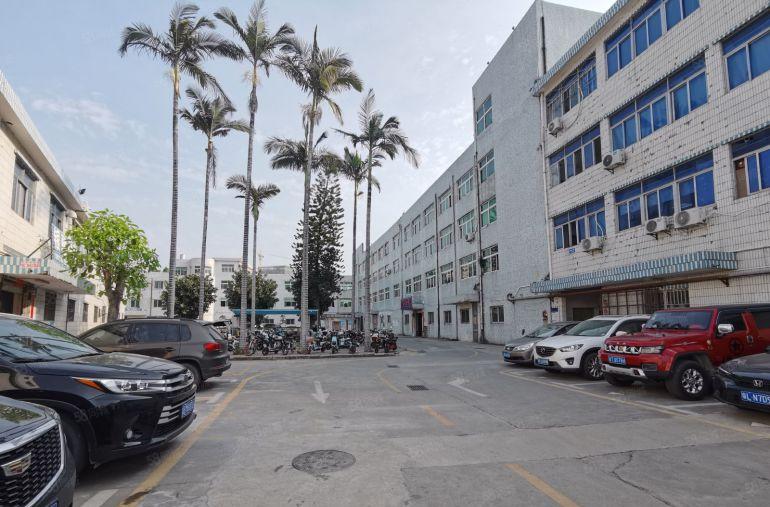 观澜牛湖地铁口附近一楼厂房出租带装修水电齐全900平米可分租