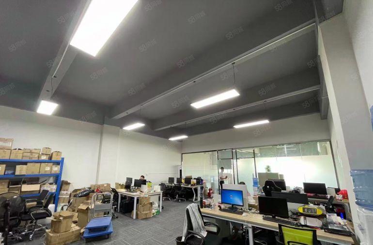 龙华观澜地铁口新出300平现成办公室仓库厂房低价出租