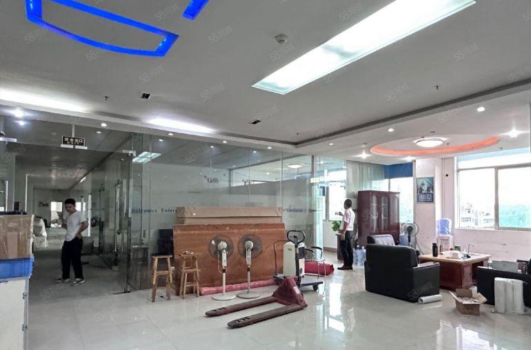 观澜大水坑精装厂房1600平，价格实惠，水电齐全，大型园区