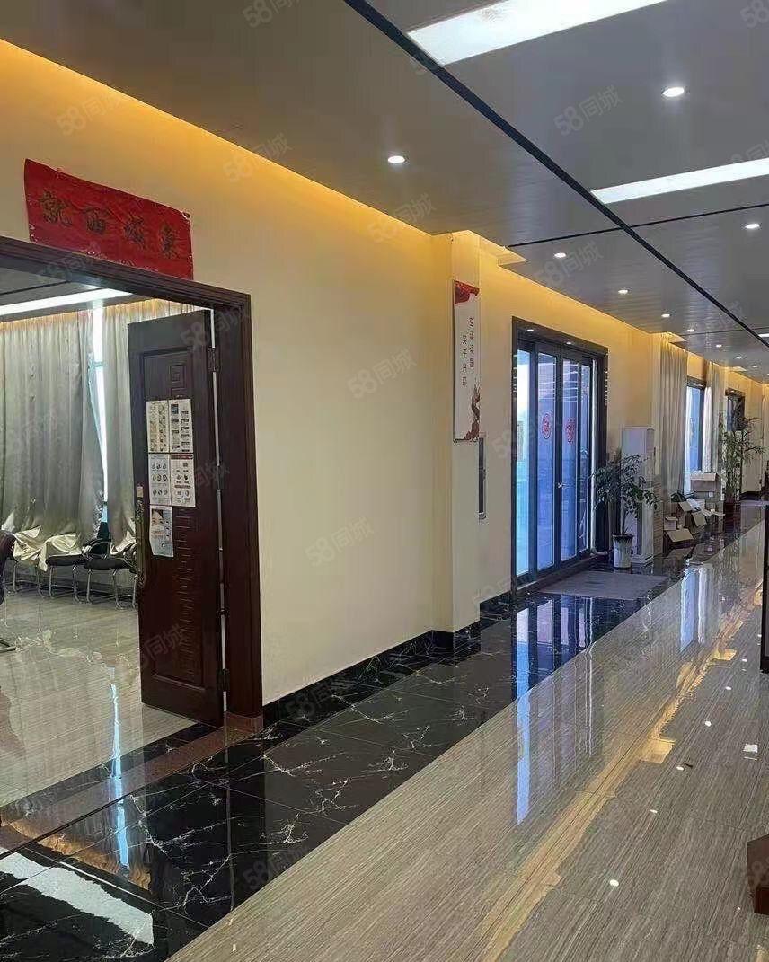 龙华大浪主干道旁原房东楼上1400平带豪华装修厂房出租