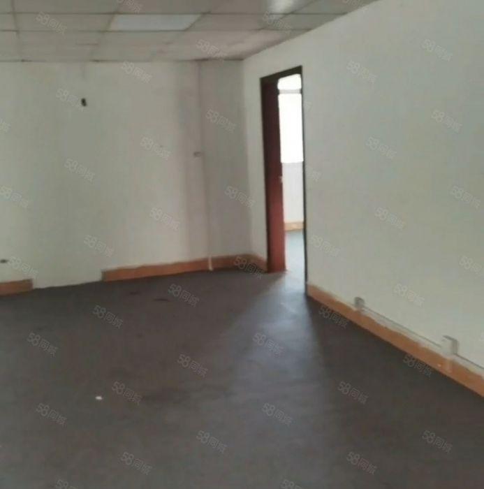 经典小面积130平方，带一间办公室，2吨货梯，使用率超高