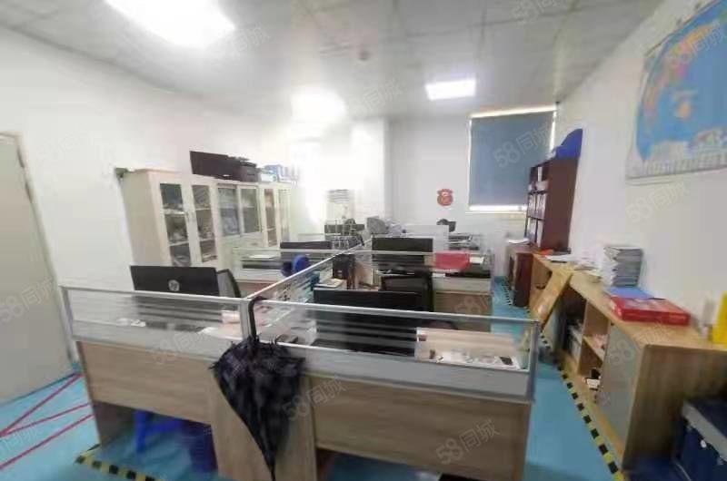 龙华浪口新出楼上650平精装修厂房带无尘车间出租