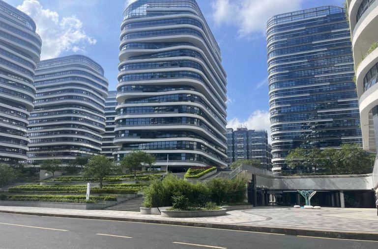 清湖地铁口 国企物业220平 550平办公研发低价场地出租