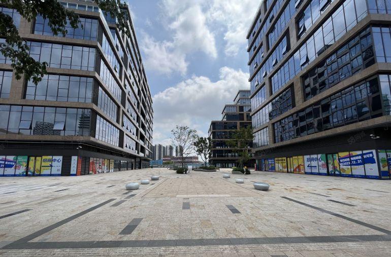 观澜福城街道楼上200到3000平，研发办公，生产厂房出租