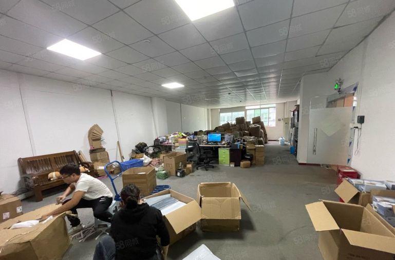 龙华油松业主200平方厂房仓库直租，租金35元全包