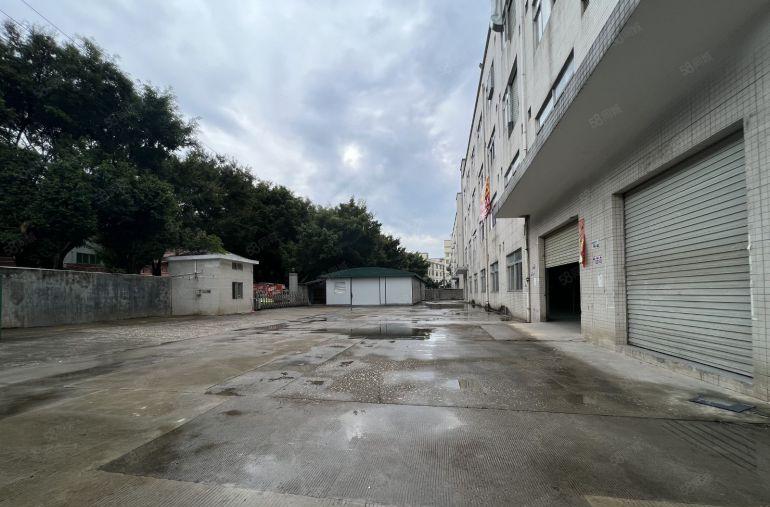 龙华观澜原房东红本一楼厂房1680平方仓库出租 空地大好招工