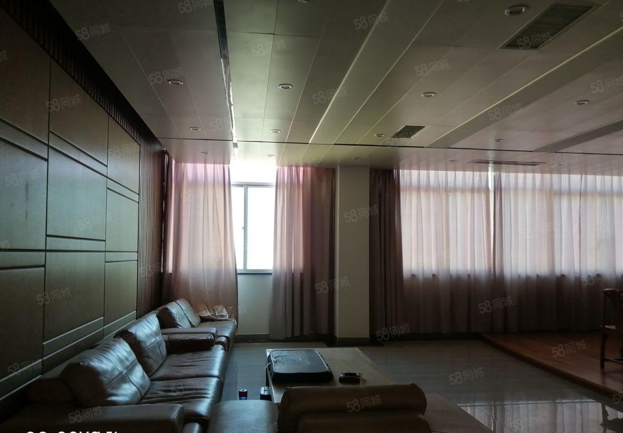 龙华大浪商业中心新出楼上精装修1500平方米标准厂房出租