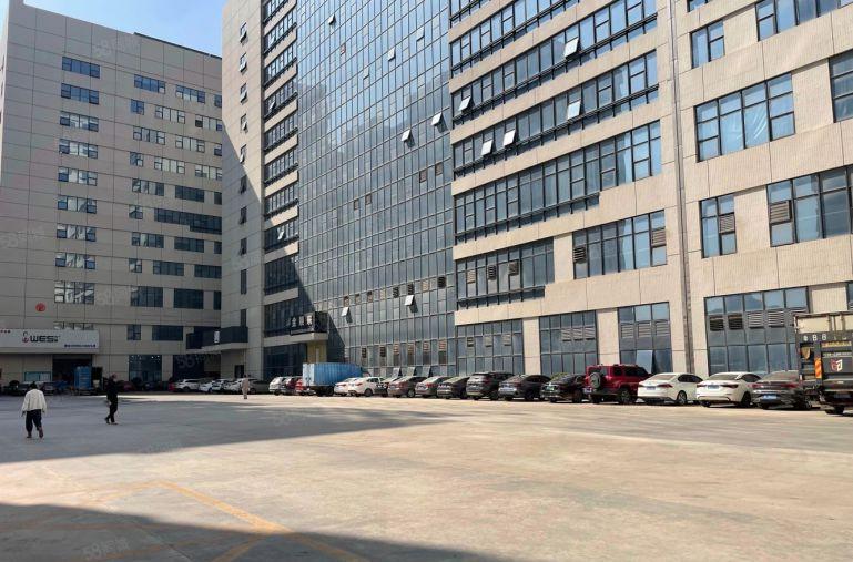 龙华清湖地铁口科技园新出楼上300平现成装修办公仓库厂房出租