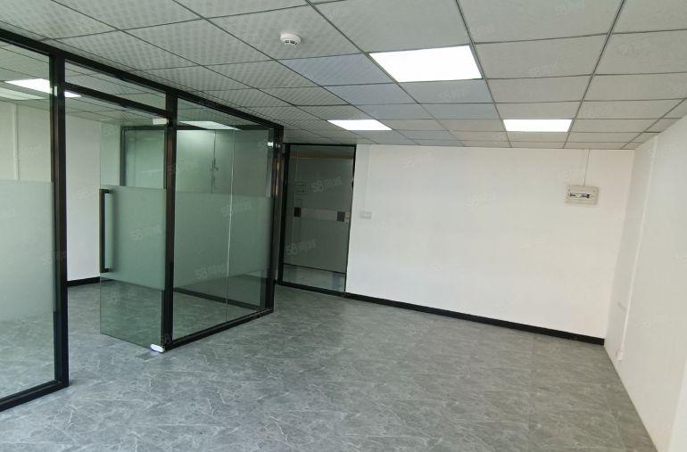 龙华大浪商业中心附近精装修厂房86平带隔间出租