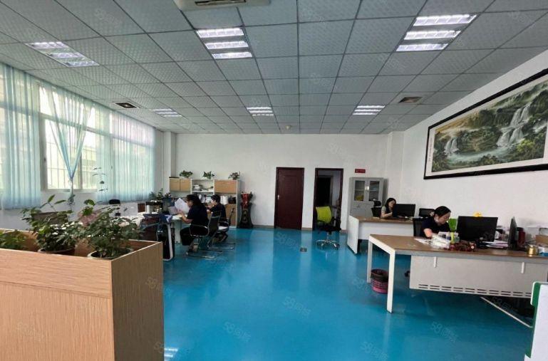 观澜原房东楼上538平米精装修厂房，仓库电商地铁口出租可分租