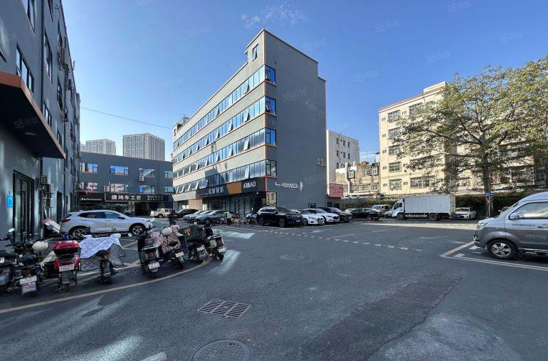 现成装修，龙华清湖地铁口楼上200平精装修办公室仓库厂房出租