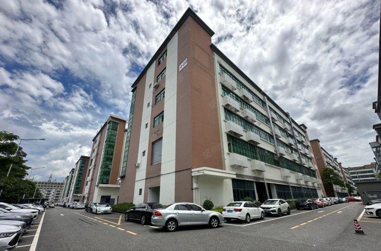 观澜地铁口旁原房东厂房出租500平至2000平带部分无尘车间