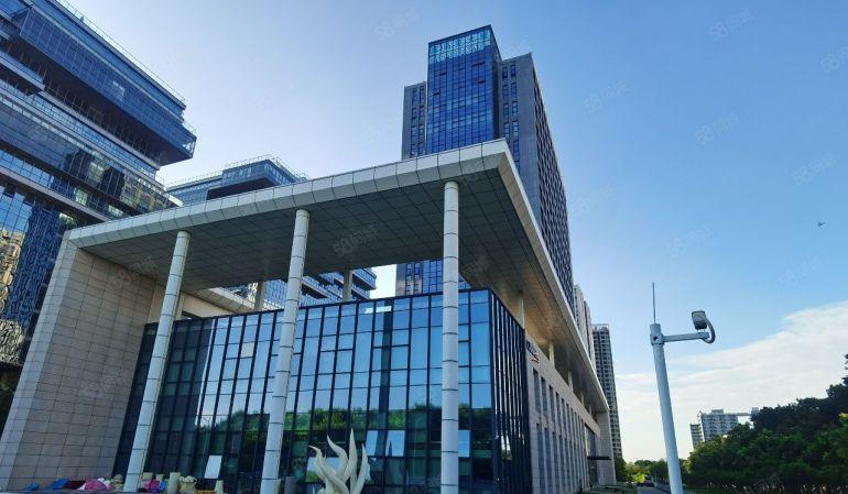 龙华民治地铁口原房东2000平直租，公摊小，带装修100起租