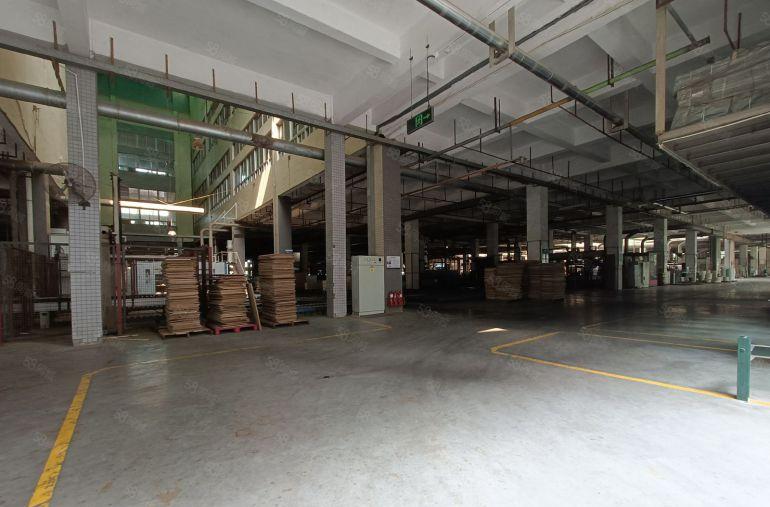 900平起大浪地铁口工业园11万平丙二类高标仓库厂房办公出租