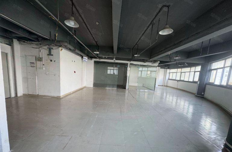 清湖地铁口旁 240平  大开间 28