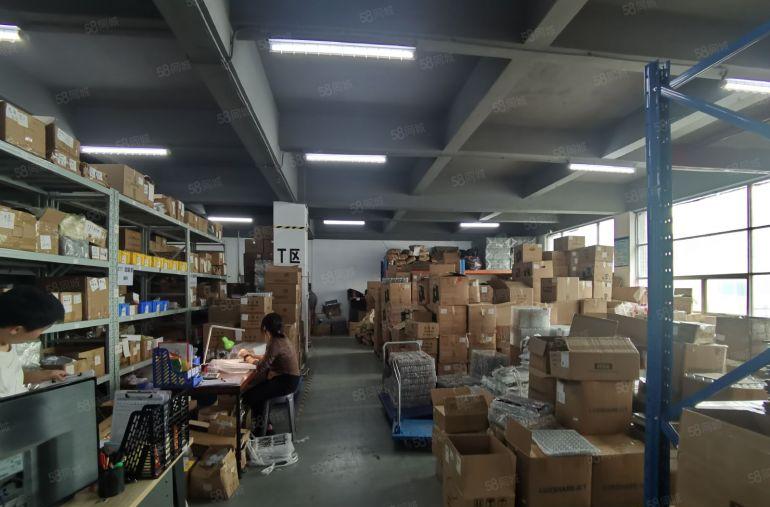 观澜福城天虹旁边1000平带精装修厂房出租