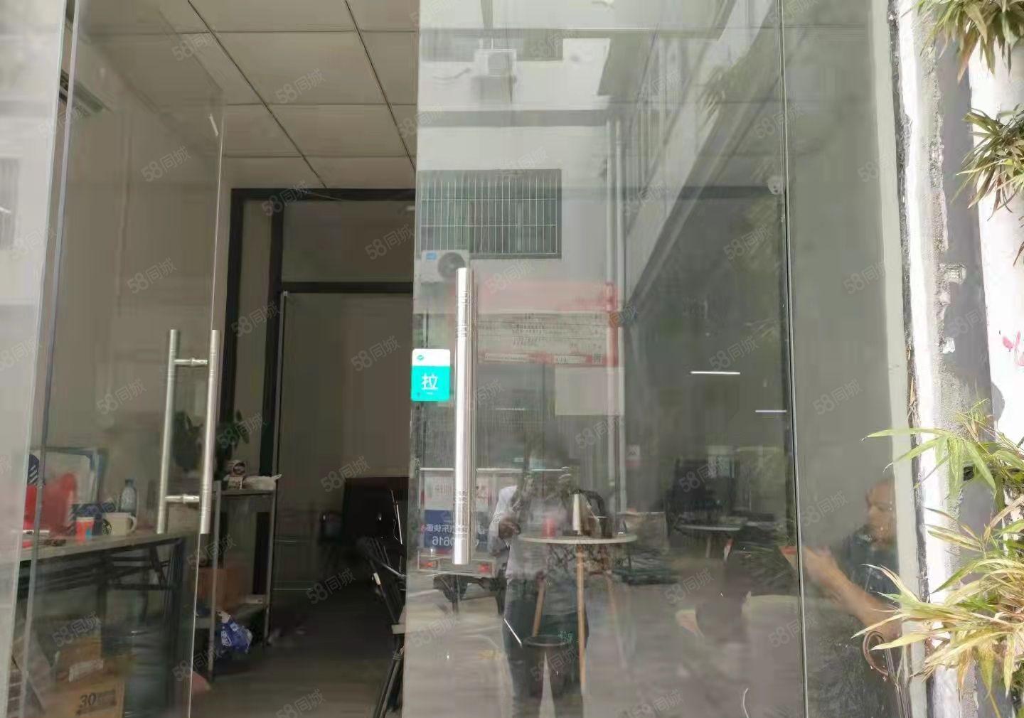 龙华天虹商场附近一楼300平带办公室厂房出租