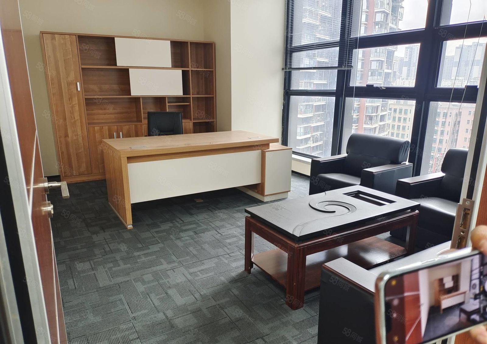 清湖地铁口新出办公室500平，可分租100平起分租