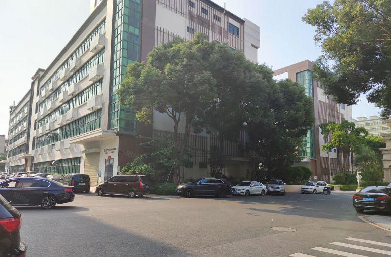 龙华大浪红本1000平厂房整层低价出租！500平起可以分租！