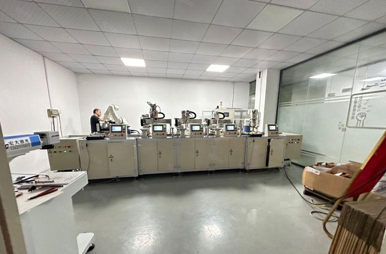 观澜桂花原房东楼上1200平现成装修红本厂房仓库出租无公摊