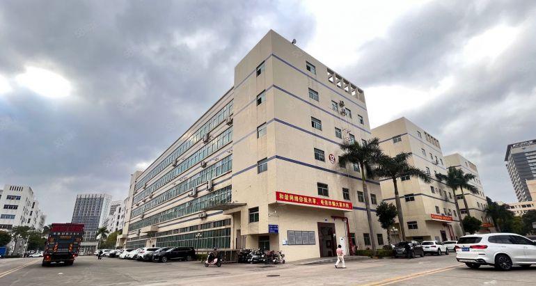 深圳龙华大浪整层1600平带装修出租也可大小分租