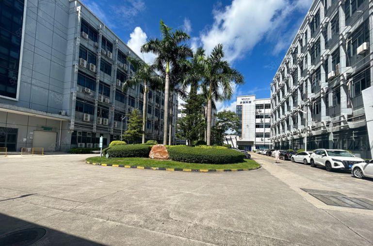 观澜牛湖大型园区厂房出租单层1800平方，原房东红本面积