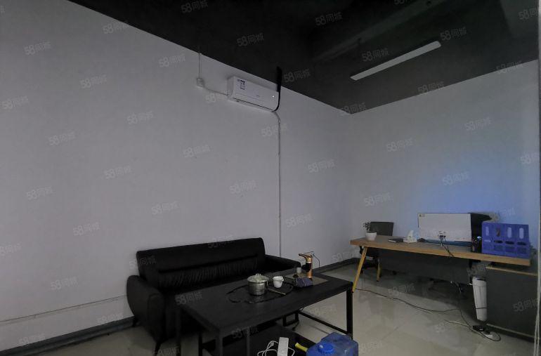 龙华观澜高新工业园红本厂房出租精装修带办公室和大气前台