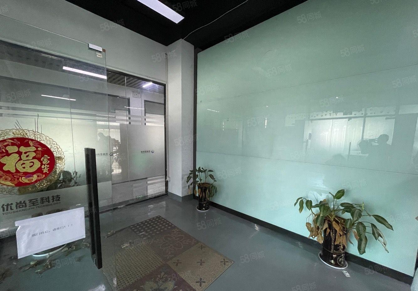 龙华大浪羊台山地铁口工业园新出4楼700平带装修厂房出租