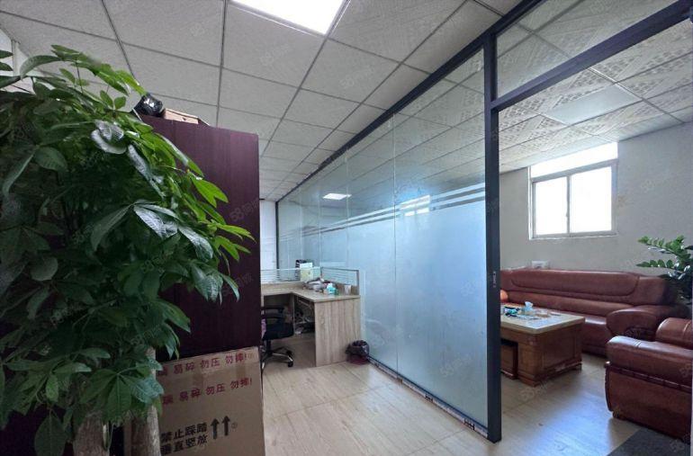 观澜大水坑大型园区1200平精装厂房，无转让费 好招工