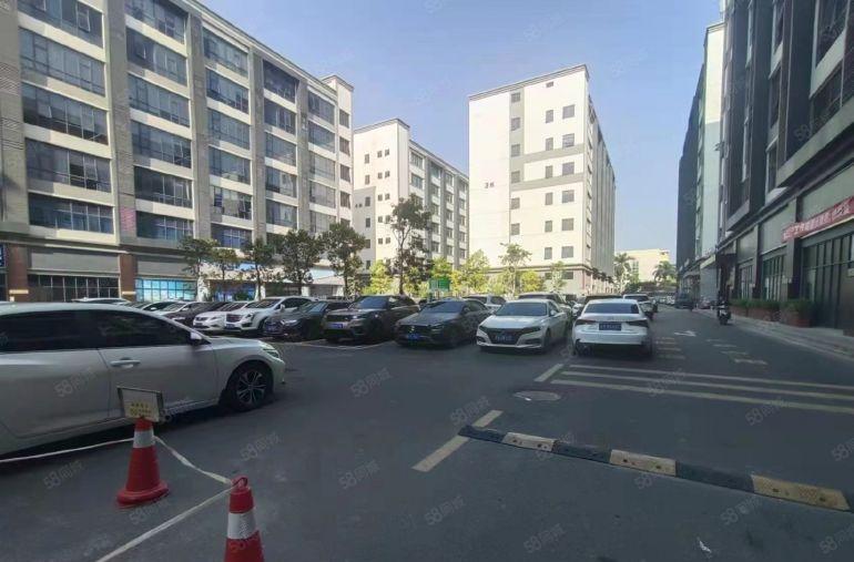 大浪商业中心附近工业园楼上2300平厂房仓库出租精装修办公