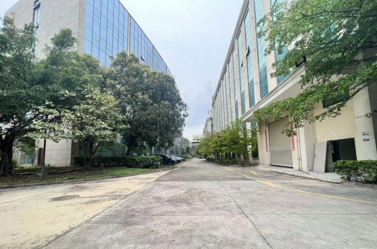 300平起分租观澜高新独门独院2.5万平厂房出租电商仓库加工