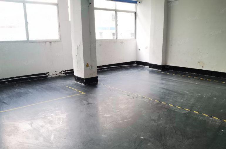 大开间 120平可定制装修 停车位充足 免费停车