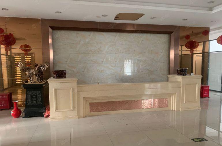 龙华大浪新出楼上2050平米整层精装厂房，可分租