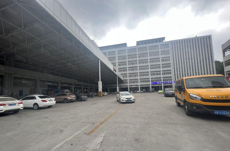 龙华元芬地铁口高6米厂房3000平方仓库出租带卸货平台好招工