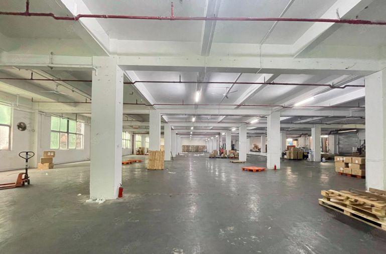 观澜独院厂房出租2000平一楼卸货平台仓库物流厂房，可分租