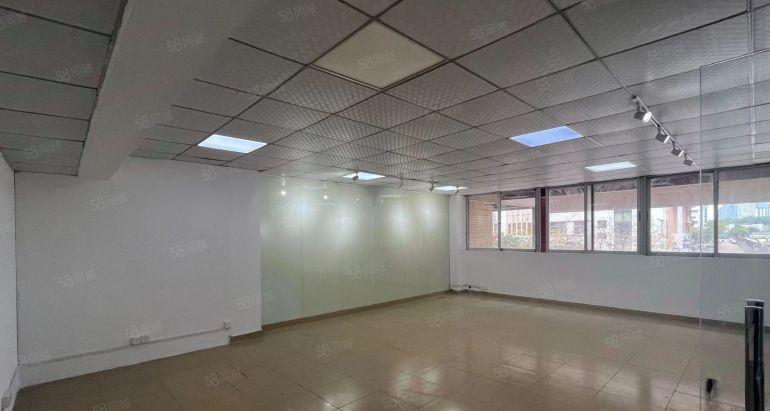 龙华花半里附近新出楼上480平精装修厂房办公室出租