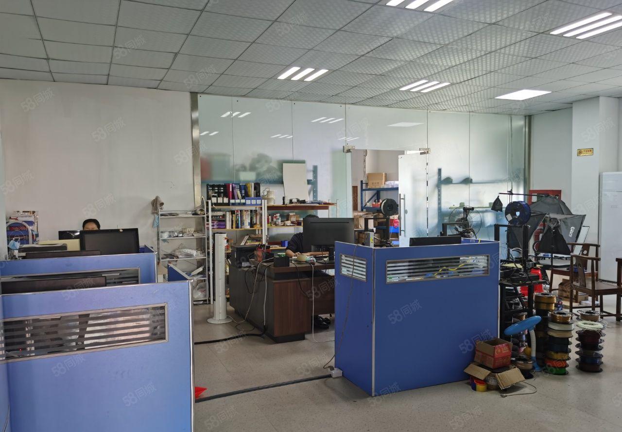 观澜高新区环观南路边上大型园区3楼整层1266平带办公室装修