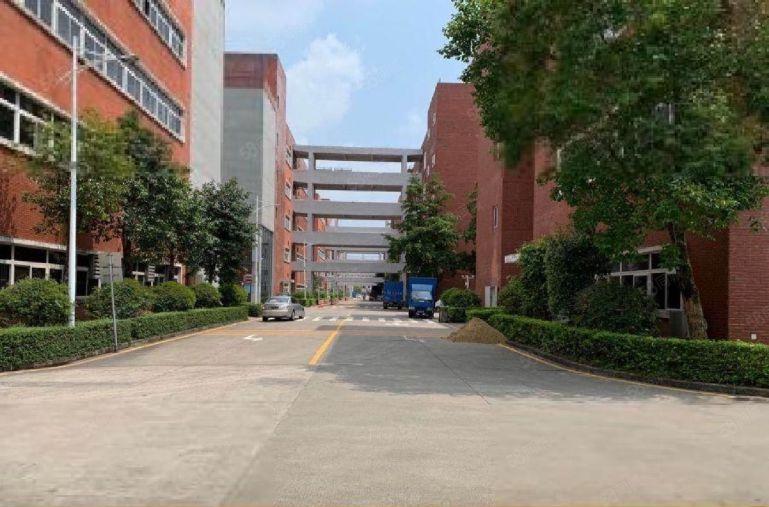 观澜桂花新出原房东带装修楼上1800平方厂房低价出租